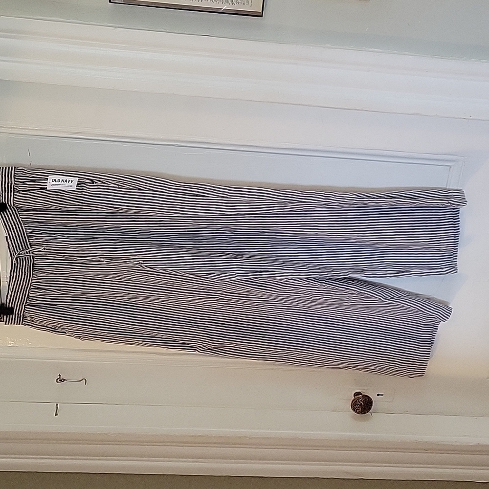 NWT size medium Old navy linen/cotton high rise black and white stripped pants